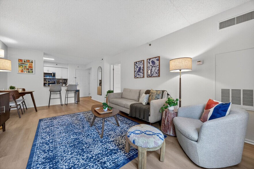 Building Photo - 444 Washington Blvd