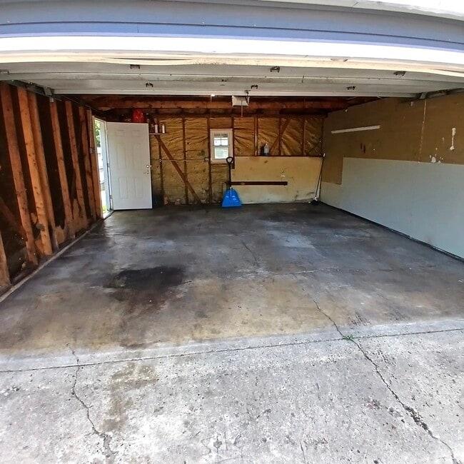 Building Photo - 3614 W McLean Ave