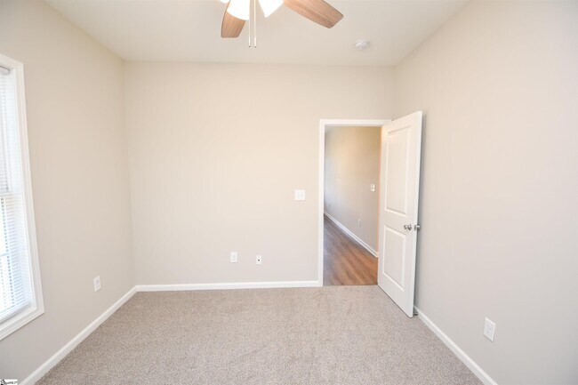 Building Photo - 105 Cunningham Rd