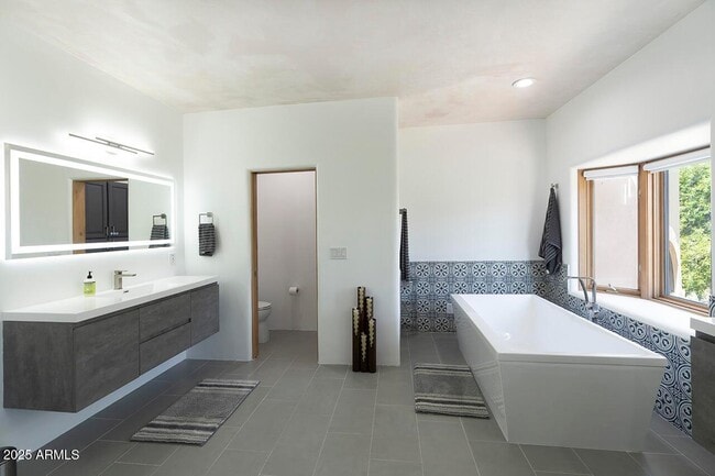 Building Photo - 10420 E Morning Vista Ln