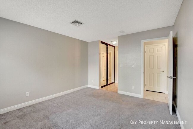 Building Photo - 4700 Nara Vista Way