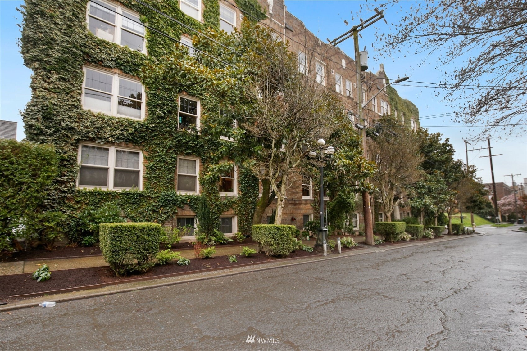 Building Photo - 400 Boylston Ave E