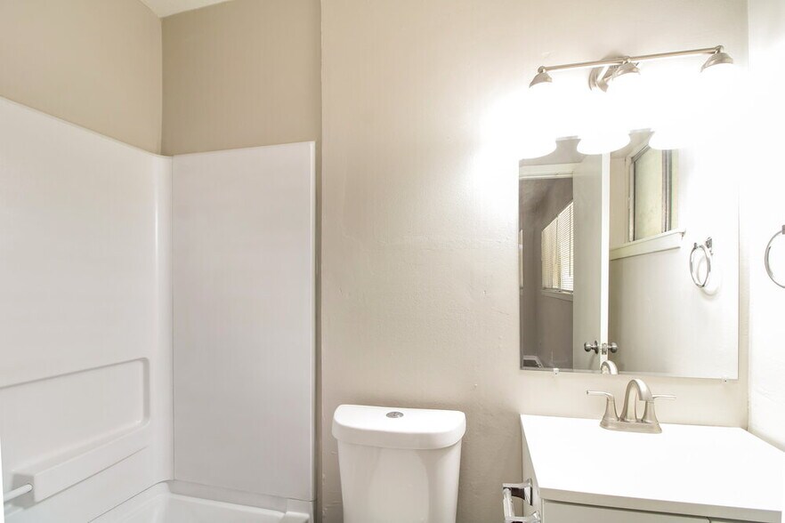 Building Photo - 2701 5th Ave N