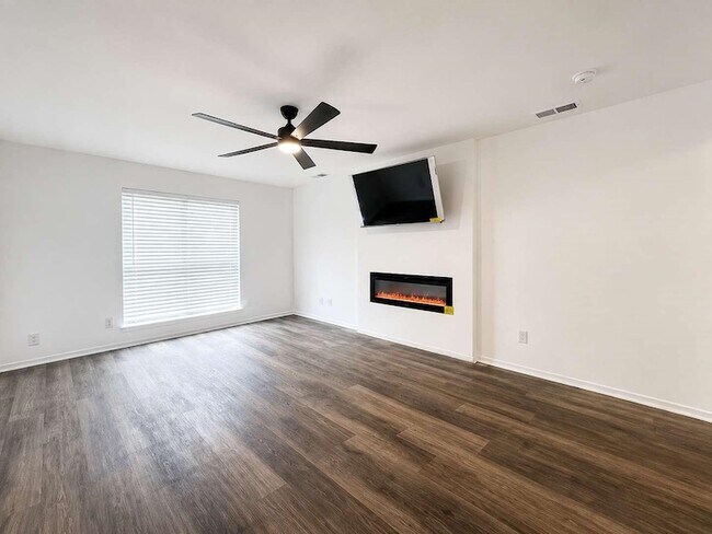 Building Photo - 305 N Arizona Dr