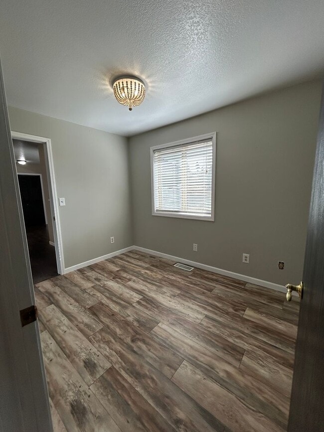 Building Photo - Beautiful 10 Acre Property Columbus, MT!