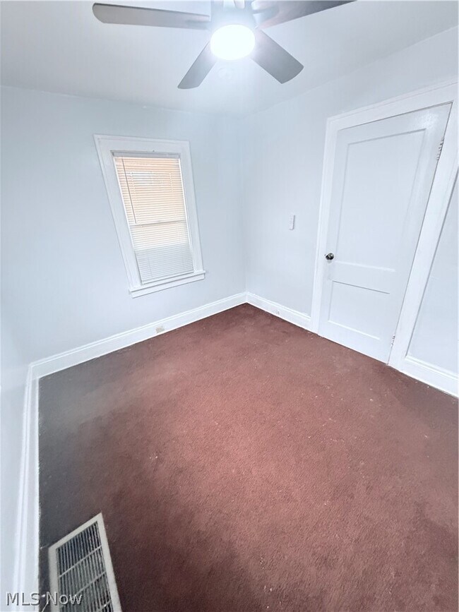 Building Photo - 14011 Glendale Ave