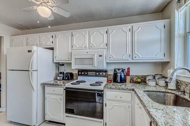 Building Photo - 108 Paradise Harbour Blvd