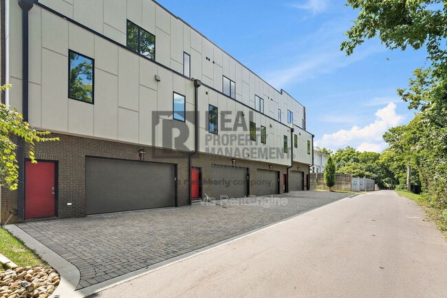 Building Photo - 1242 2nd Ave S