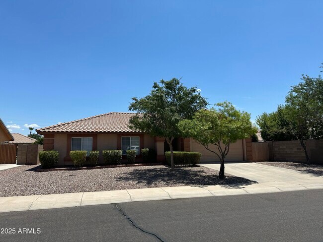 Primary Photo - 2213 S Tucana Ln