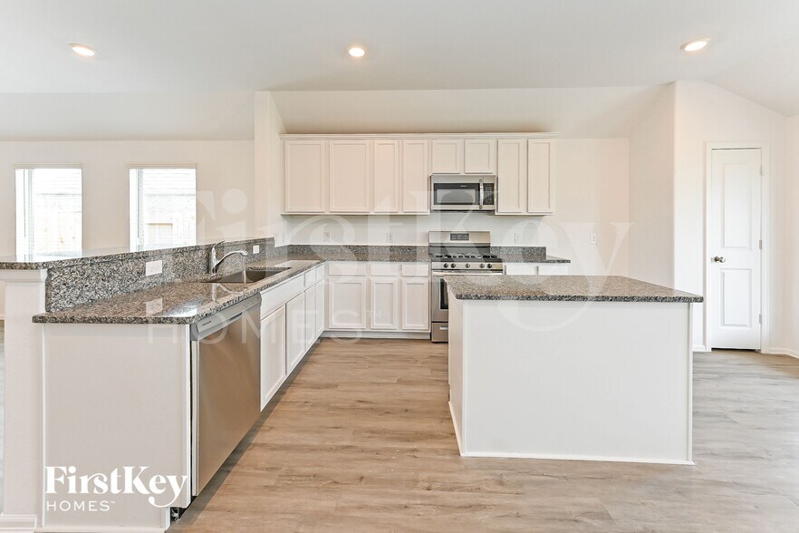 Building Photo - 5214 Eagleton Dr