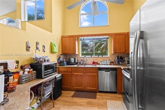 Building Photo - 7464 Pinewalk Dr S