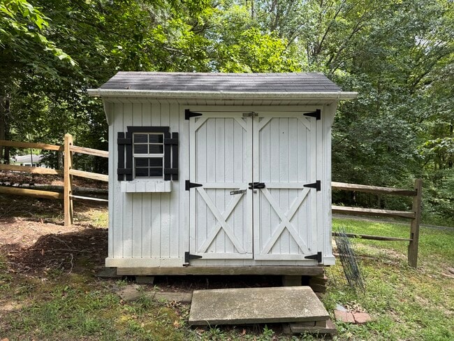 Building Photo - 29781 Oak Rd