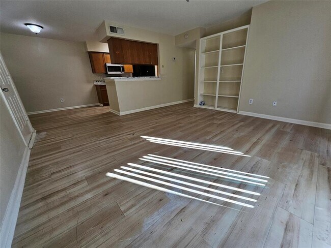 Building Photo - 12955 Woodforest Blvd