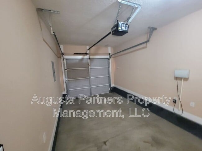 Building Photo - 2205 Whitney S Ct