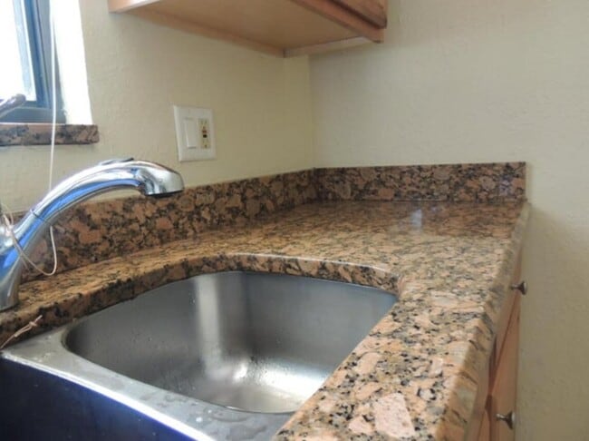 Building Photo - 1731 SE Lorraine St