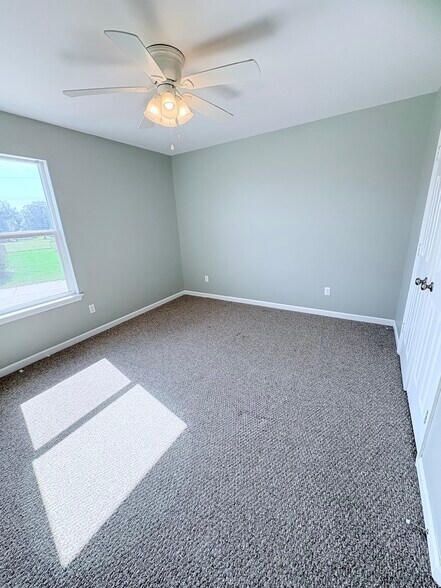 Building Photo - 1603 Dehart