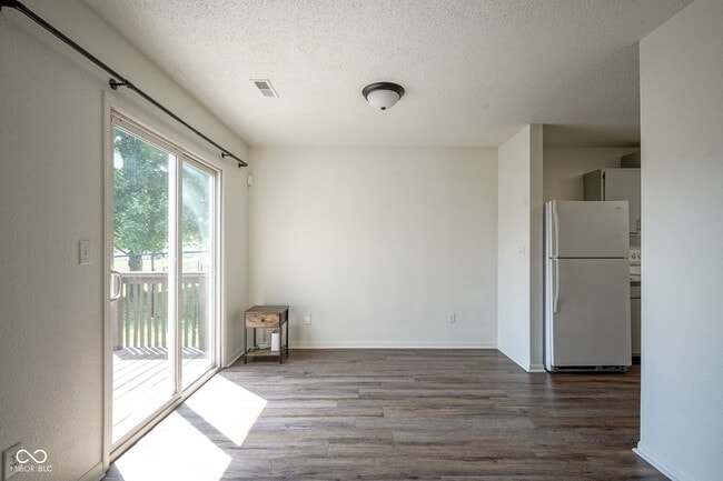 Building Photo - 1723 Farm Meadow Dr
