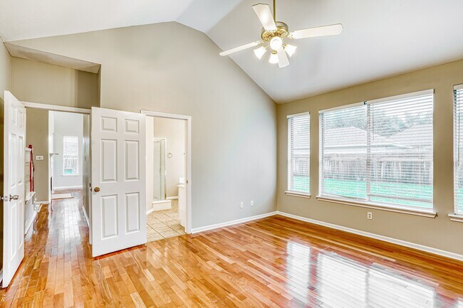 Building Photo - 12831 Pheasant Lake Ct