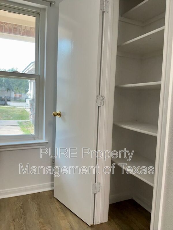 Building Photo - 244 Marvin Cove