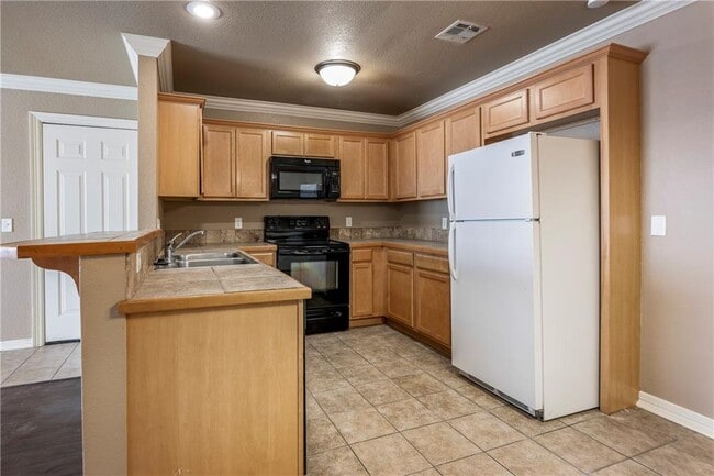Building Photo - 58 S Woodsprings Dr