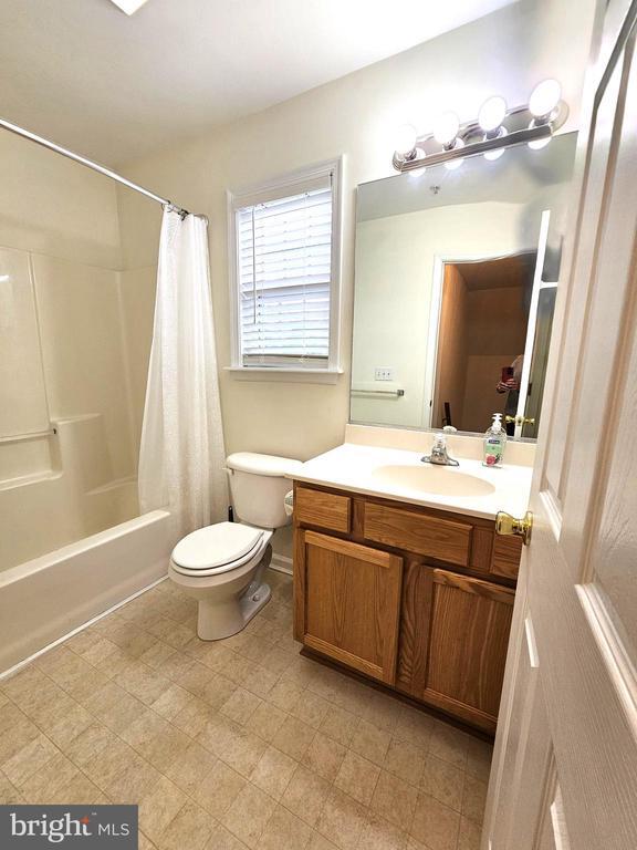 Building Photo - 1014 Zircon Ct