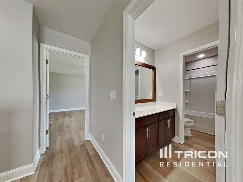 Building Photo - 50 Gallery Park Dr