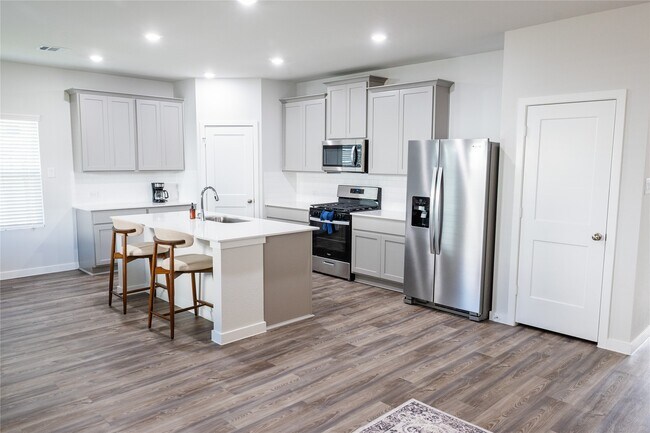 Building Photo - 211 Brazen Forest Trl