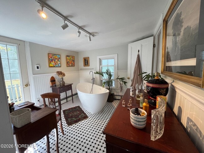 Building Photo - 74 Mt Hermon Way