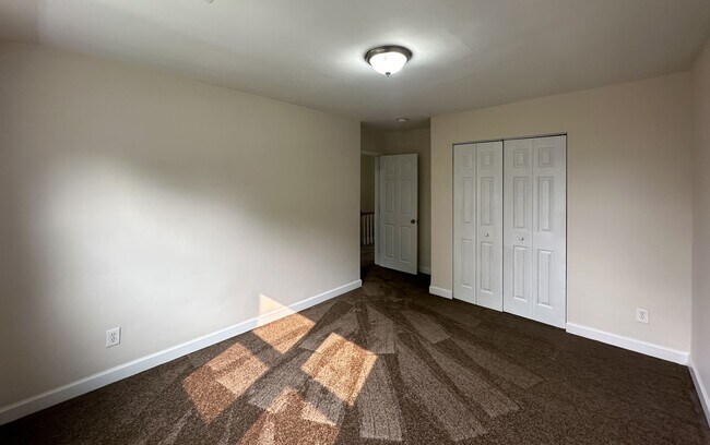 Building Photo - Charming 3Bedroom/1Bathroom in Cameron Vil...