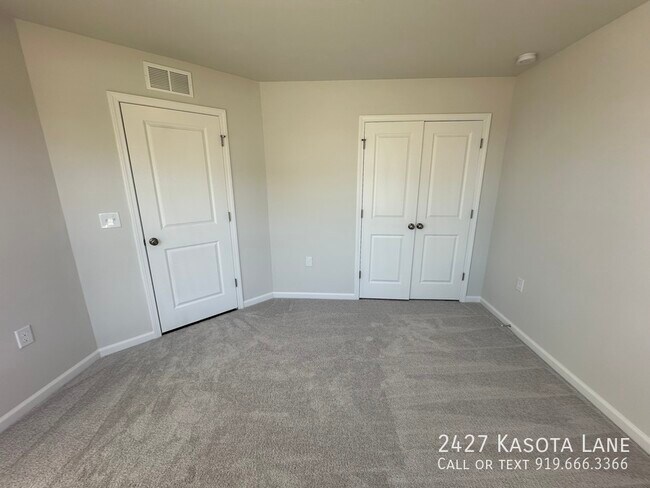 Building Photo - 2427 Kasota Ln