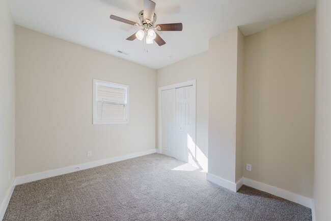 Building Photo - Beautiful Renovated 3 Bedroom and 2 Bathroom Home