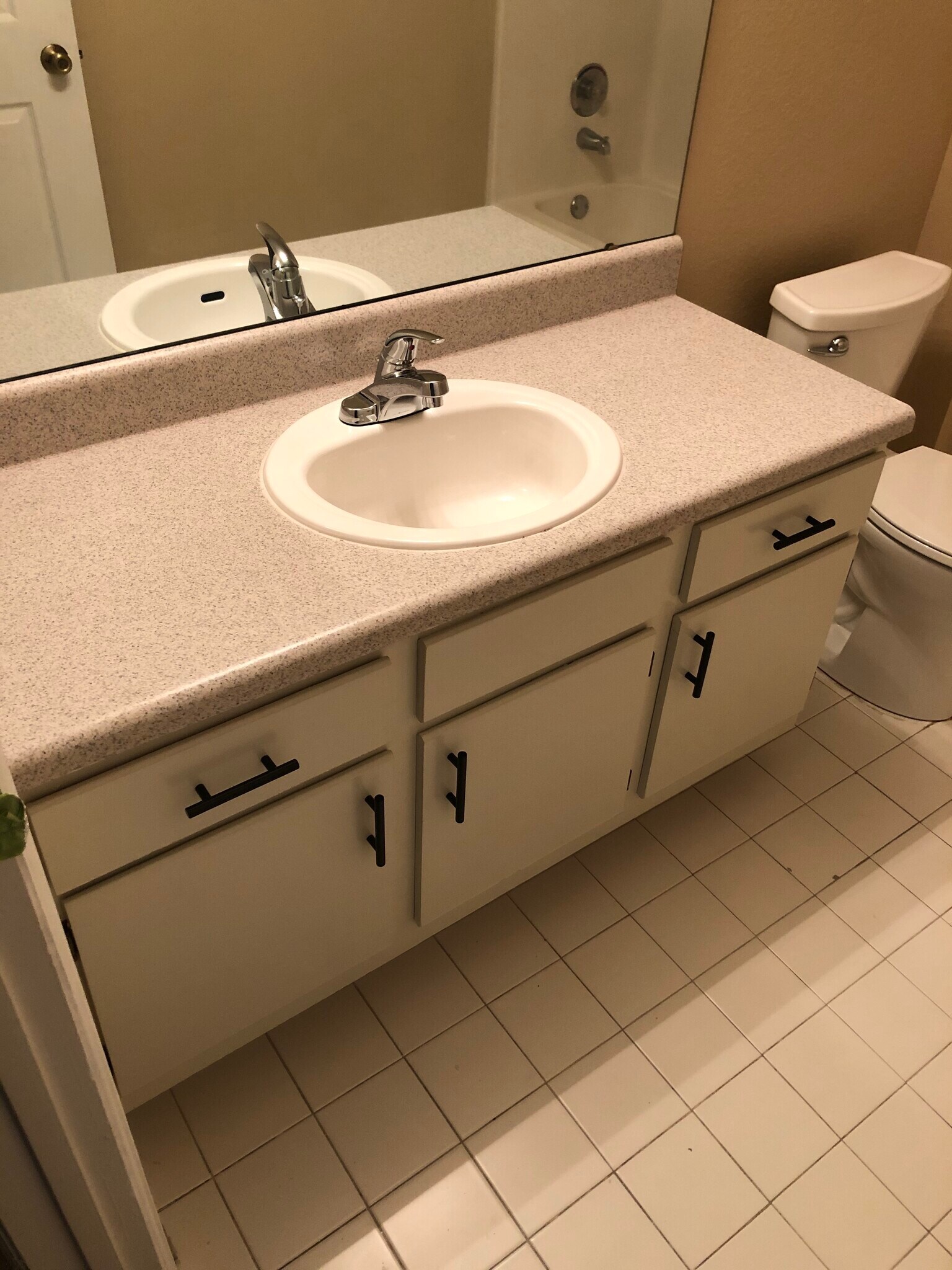 Building Photo - 5475 Vineland Rd