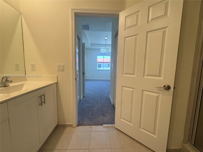Building Photo - 3368 W 108th St