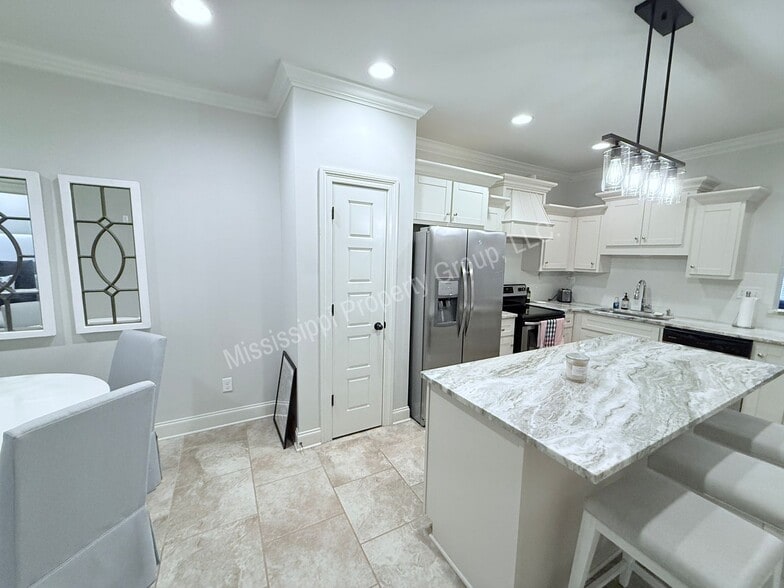 Building Photo - 4164 Fieldstone Lp