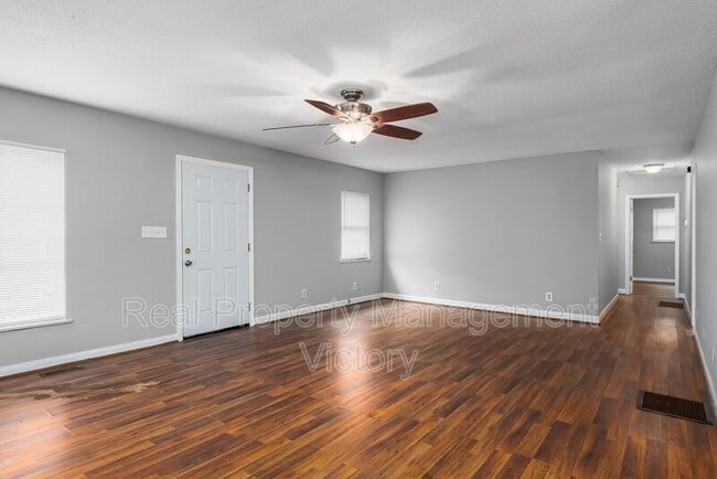 Building Photo - 340 Chapel Cir