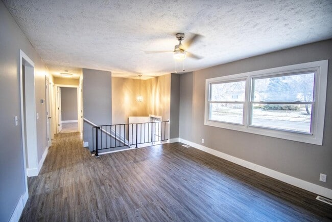 Building Photo - 2826 Bryan Ave