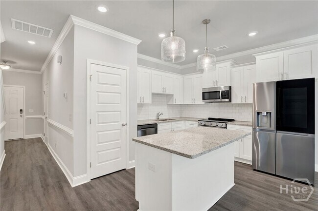 Building Photo - 77 Dorsey Dr