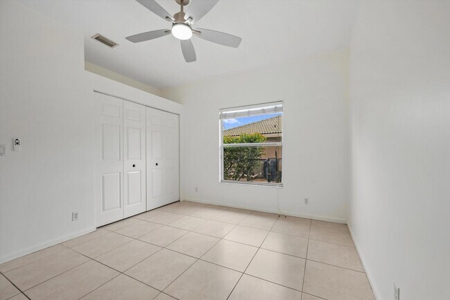 Building Photo - 106 Fernwood Crescent