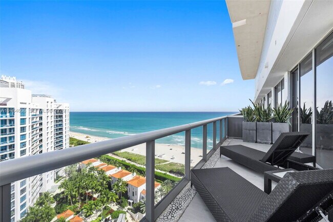 Building Photo - 5875 Collins Ave