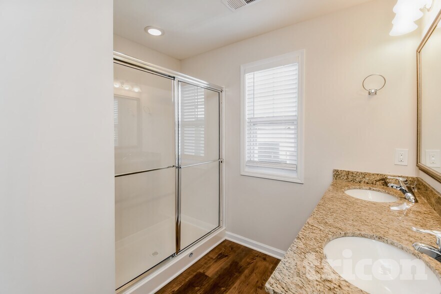 Building Photo - 926 Dawsons Park Wy