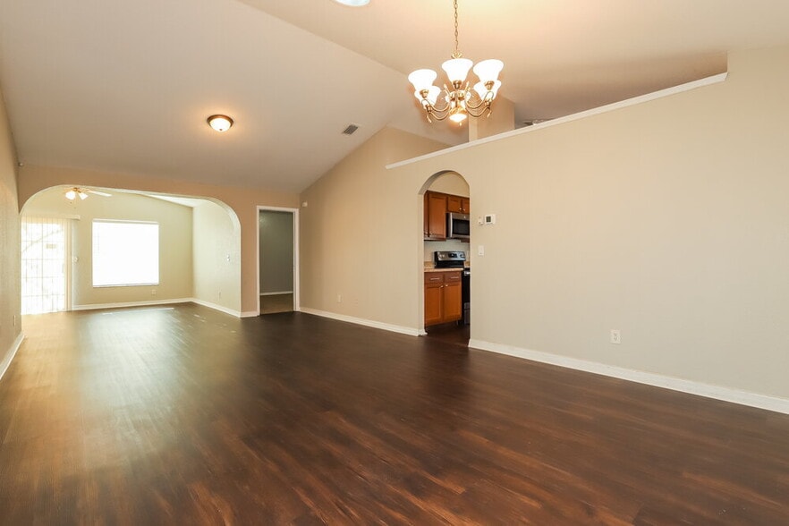 Building Photo - 1717 Tarah Trace Dr