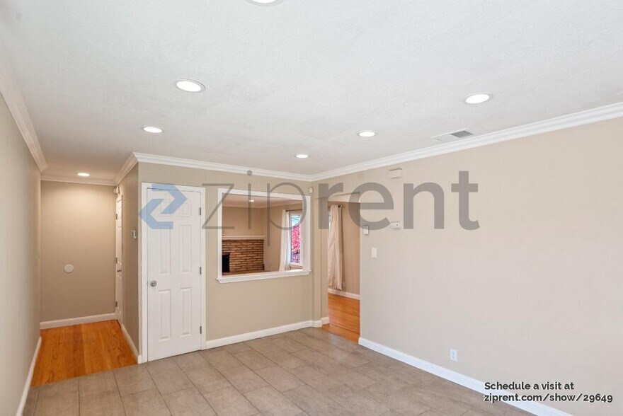 Building Photo - 2815 Draper St