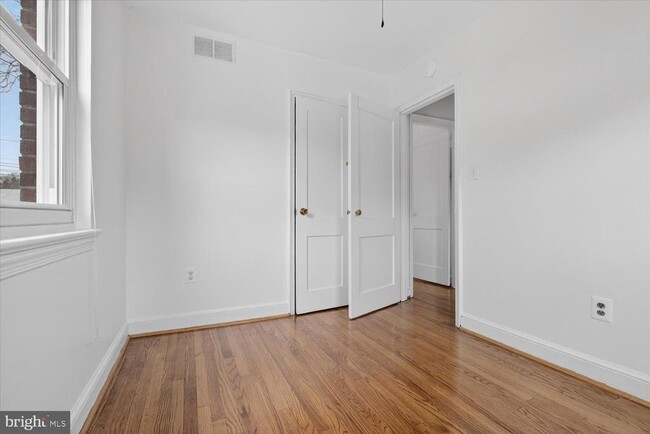 Building Photo - 4336 Dubois Pl SE