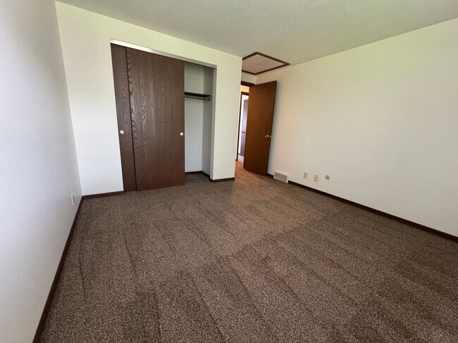 Building Photo - Lem Court Townhomes