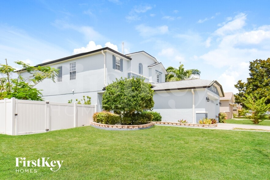 Building Photo - 458 Rona Ln