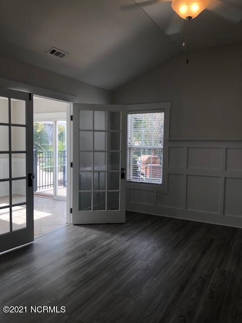 Building Photo - 825 Royal Bonnet Ct