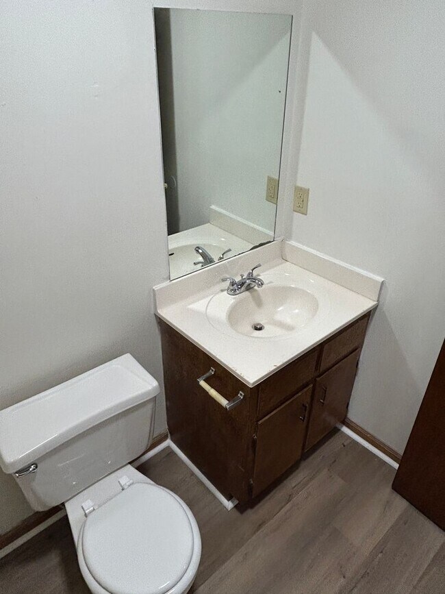 Building Photo - 144/146 Deer Creek Dr