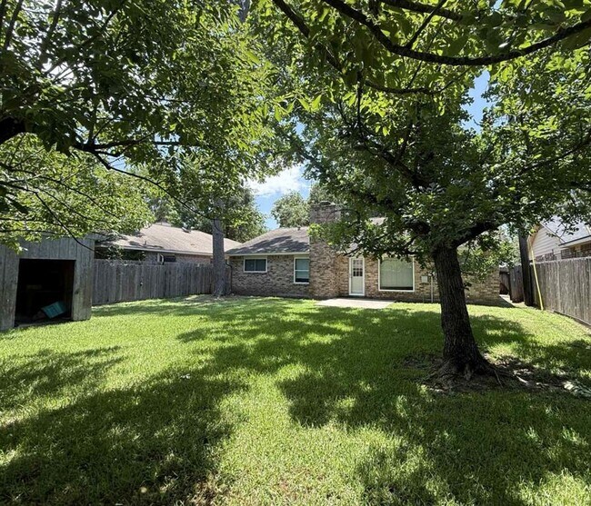 Building Photo - 5014 Fox Hollow Blvd