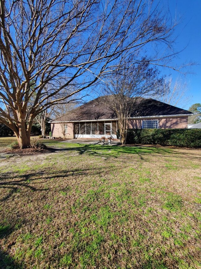 Building Photo - Southern Comfort Living: Elegant 3BR/3BA H...