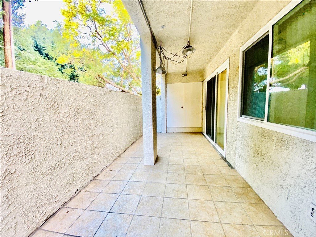 Terrace - with outdoor storage closet - 1425 W 12th St